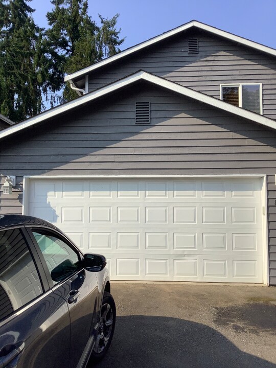 829 121st St SW in Everett, WA - Building Photo