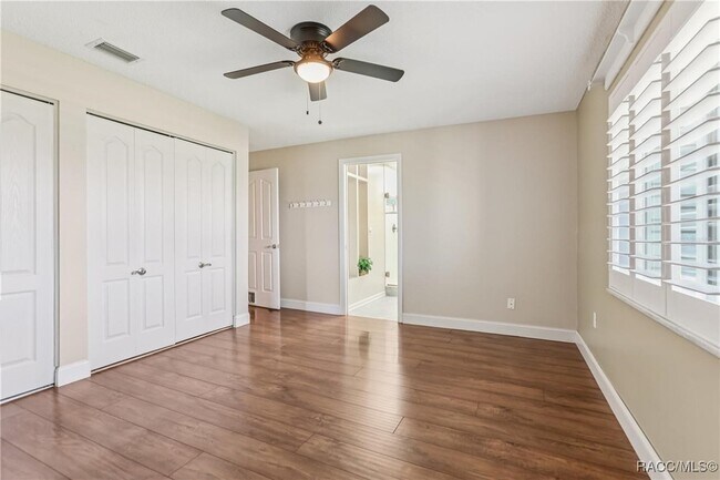 property at 1717 Danbury Dr