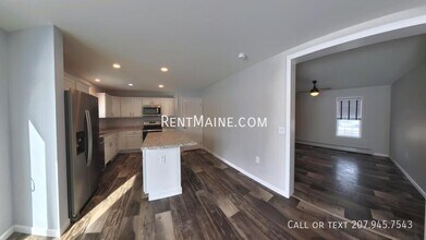 110 Rocky Rdg Dr in Hermon, ME - Building Photo - Building Photo