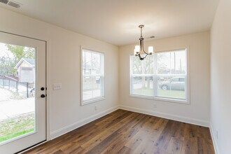 658 19th Ave W in Springfield, TN - Foto de edificio - Building Photo