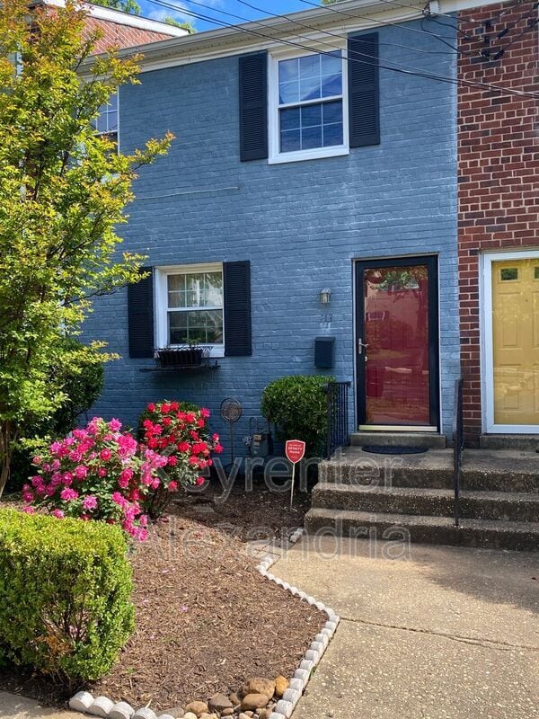 213 Aspen St in Alexandria, VA - Building Photo - Building Photo