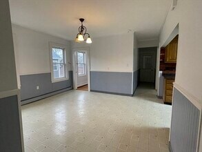 57 Vale St in Worcester, MA - Building Photo - Building Photo