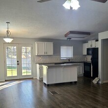 5727 W Pacific Park Dr in Spokane, WA - Building Photo - Building Photo