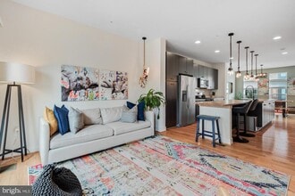 924 King Farm Blvd in Rockville, MD - Building Photo - Building Photo