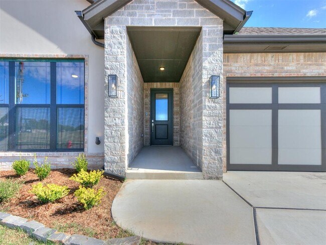 13312 Sandoval St in Oklahoma City, OK - Building Photo - Building Photo