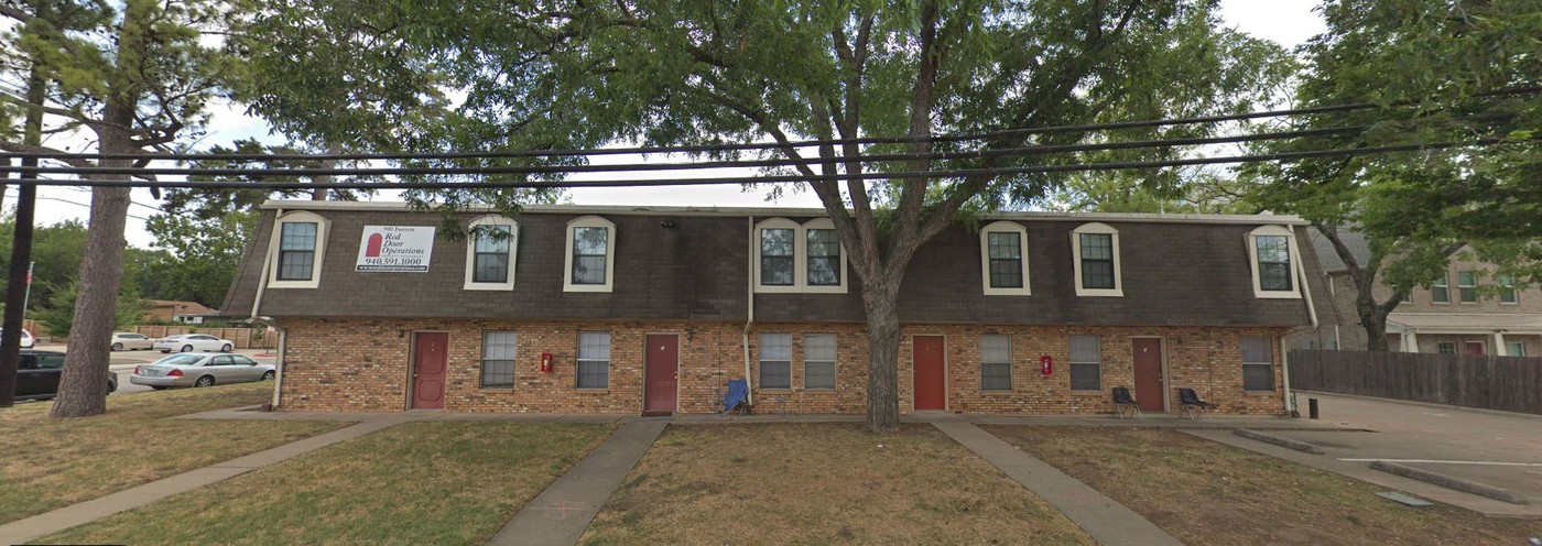 900 Fannin St in Denton, TX - Foto de edificio