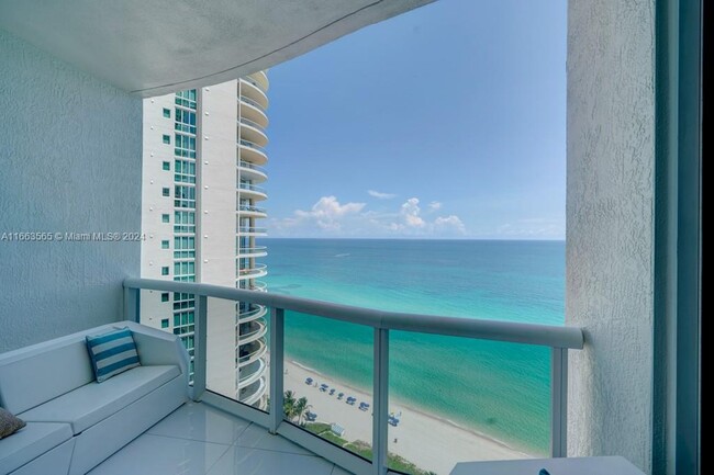 16001 Collins Ave, Unit 2004 in Sunny Isles Beach, FL - Building Photo - Building Photo