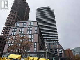 35 Parliament St in Toronto, ON - Building Photo