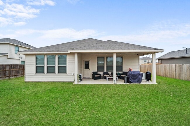 305 Morning Dove Trl in Sealy, TX - Building Photo - Building Photo