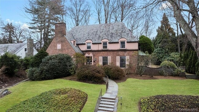 property at 6 Fox Meadow Rd