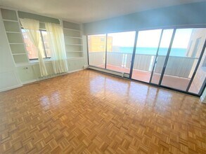 300 Lynn Shore Dr in Lynn, MA - Building Photo - Building Photo