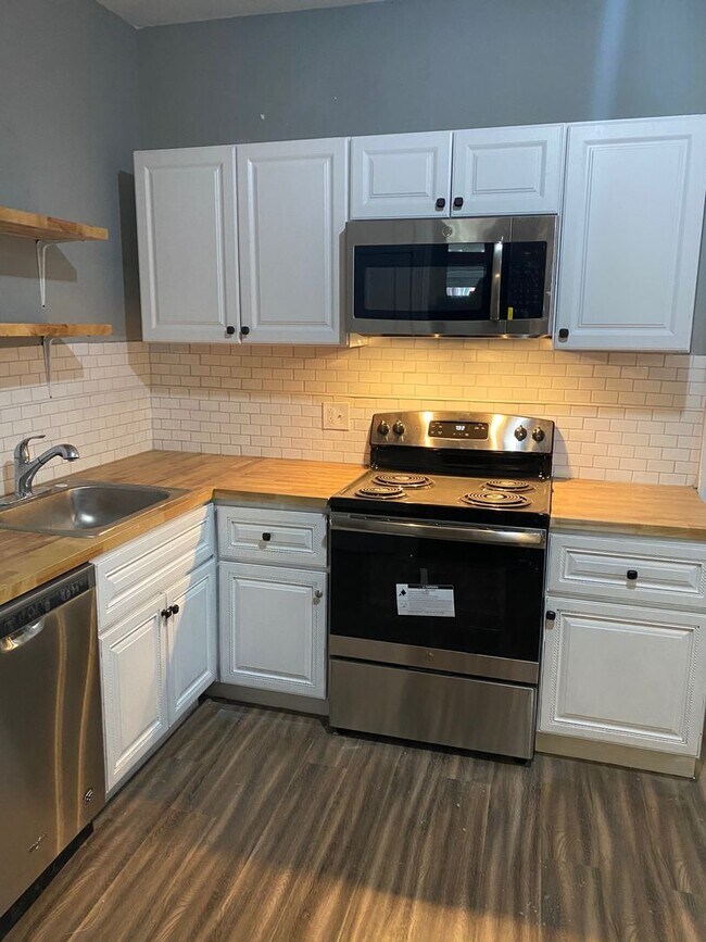 5114 Brown St in Philadelphia, PA - Building Photo - Building Photo