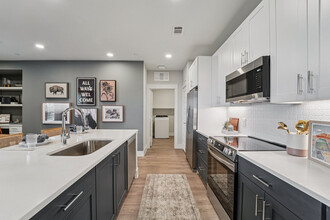 Davy in Stafford, TX - Foto de edificio - Building Photo