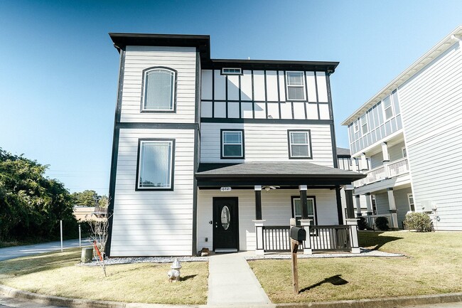 property at 672 Rose Palm Ln