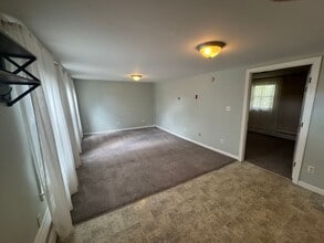 597 Portland St in Rochester, NH - Building Photo - Building Photo