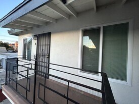 422 Almond Ave in Long Beach, CA - Building Photo