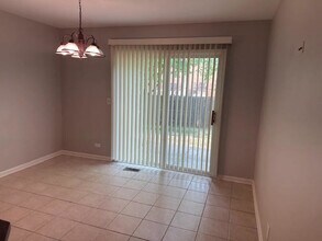 1127 Orleans Dr in Mundelein, IL - Building Photo - Building Photo