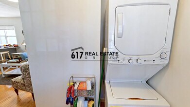 50 Derby St, Unit 3 in Somerville, MA - Building Photo - Building Photo