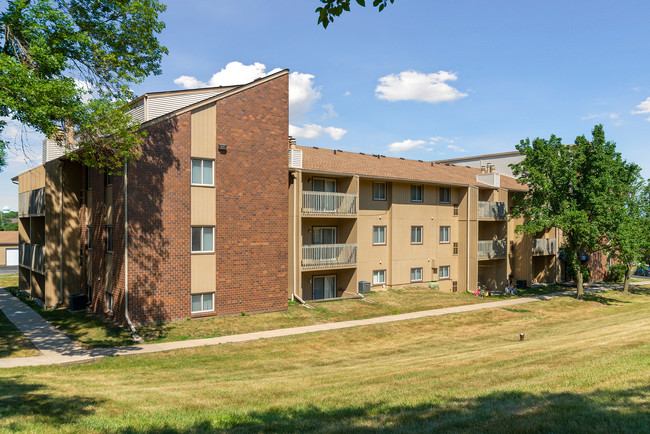 Robin Hill in West Des Moines, IA - Foto de edificio - Building Photo