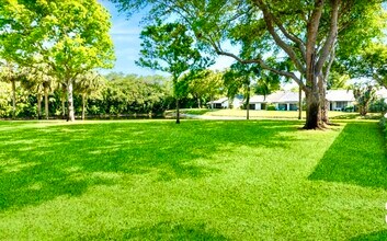 10173 Mangrove Dr in Boynton Beach, FL - Building Photo - Building Photo