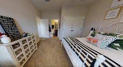 1112 Oney Hervey Dr in College Station, TX - Building Photo - Building Photo