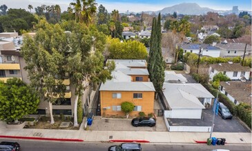 4540 Laurel Canyon Blvd in Valley Village, CA - Building Photo - Building Photo