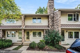 358 New Market Ct in Chesterbrook, PA - Building Photo