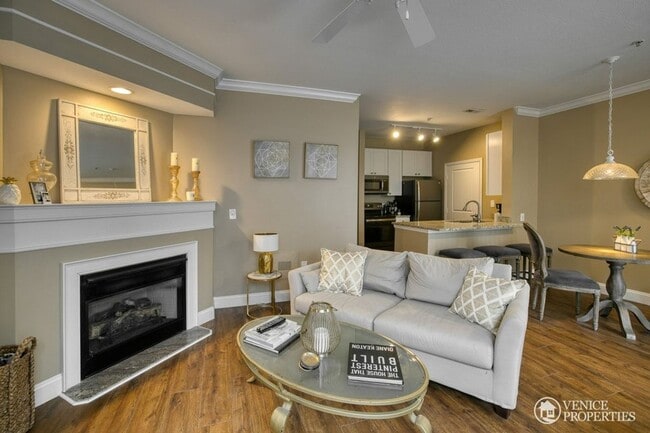 1762 Drayton Ct in Marble Cliff, OH - Building Photo - Building Photo