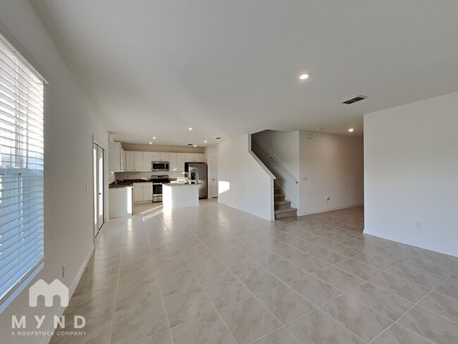 6803 Branham Mill Ct in Zephyrhills, FL - Foto de edificio - Building Photo