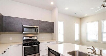 1304 Creekbank Dr in McKinney, TX - Building Photo - Building Photo