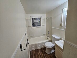 404 Richland Ave, Unit 1 in Dravosburg, PA - Building Photo - Building Photo