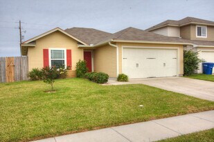 2233 Abeto Dr in Corpus Christi, TX - Building Photo