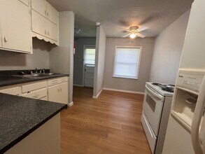 2207 S Minneapolis St in Wichita, KS - Building Photo - Building Photo