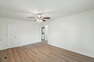 2324 Greenfield Ln in Knoxville, TN - Building Photo - Building Photo