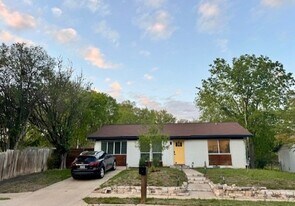 2204 Palmera Cove in Austin, TX - Building Photo