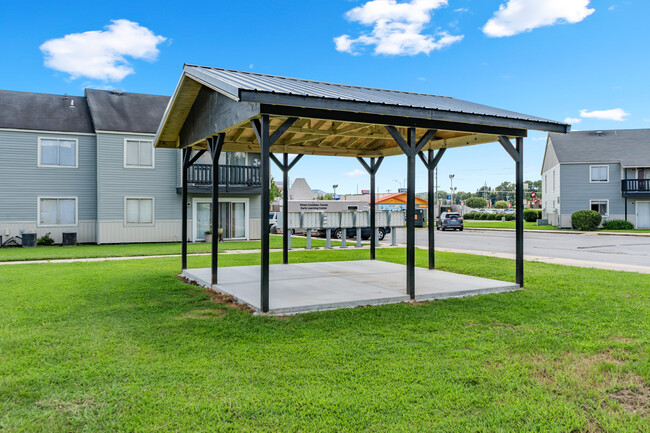 (RCH-16) Blossom Wood Apartments in Decatur, AL - Building Photo - Building Photo