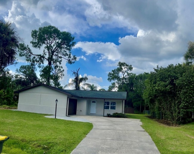 932 Grogan Ave in Sebring, FL - Building Photo - Building Photo