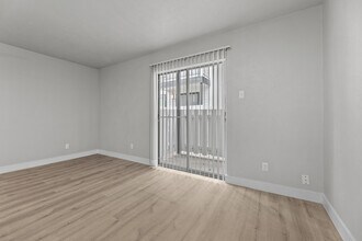 Winding Way Apartments in Dallas, TX - Foto de edificio - Building Photo