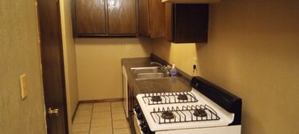 902 Cynthia St, Unit 48 in Wilburton, OK - Building Photo