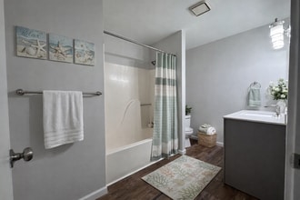 14 S Fourth St in Emmaus, PA - Building Photo - Building Photo