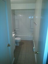 1211 Wall St, Unit 3 in Normal, IL - Foto de edificio - Building Photo