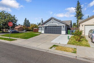 4403 Reflection Ave in Turlock, CA - Building Photo - Building Photo
