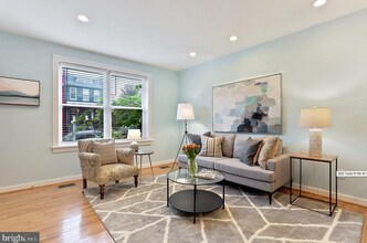 302 Todd Pl NE, Unit 1 in Washington, DC - Building Photo - Building Photo