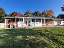 4809 Westhill Dr in Cave Spring, VA - Building Photo