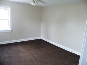 48 E Summit Ave, Unit Apt 2 in Wilmington, DE - Building Photo - Building Photo