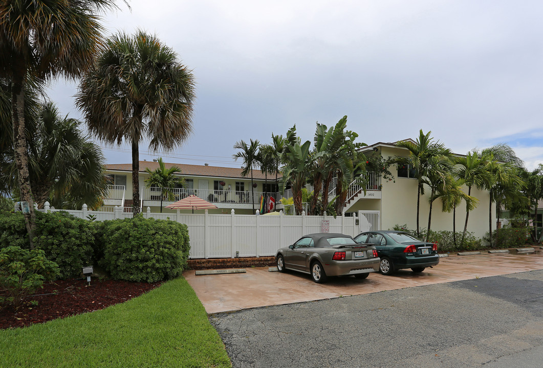 1492 Holly Heights Dr in Fort Lauderdale, FL - Building Photo