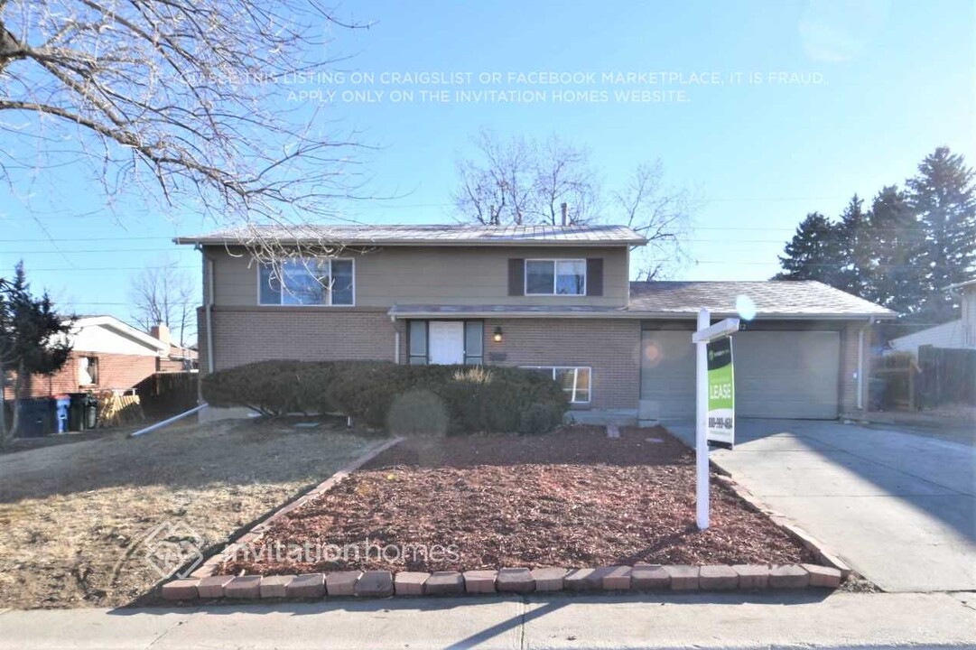 432 S Victor Way in Aurora, CO - Building Photo