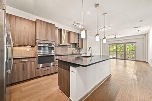 3600 S Lamar Blvd in Austin, TX - Building Photo