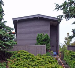 1517-1519 5th Ave W in Seattle, WA - Building Photo - Building Photo