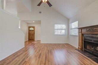 10002 Talleyran Dr in Austin, TX - Building Photo - Building Photo